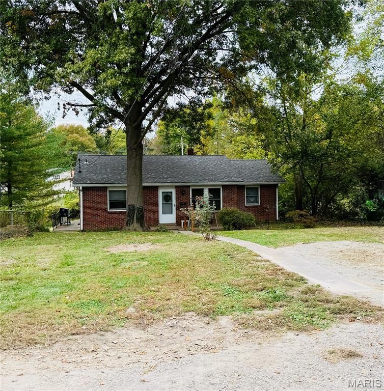 Property Photo: 2306 Valleyview Drive IL 62002
