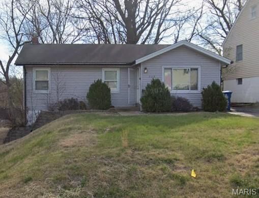 Property Photo: 528 Ames Place MO 63135