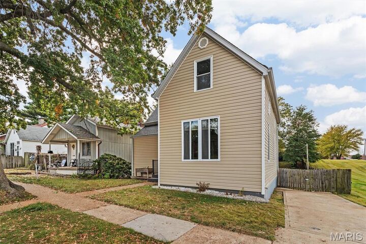 Property Photo:  4528 Tholozan Avenue  MO 63116 