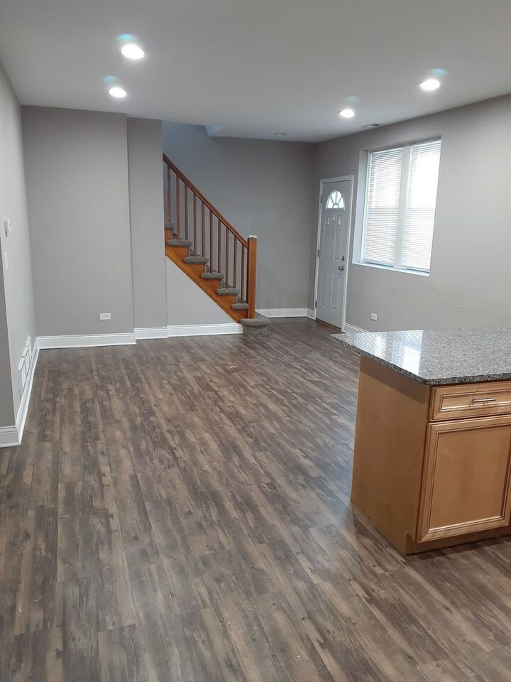 Property Photo:  5257 S Parkside Avenue  IL 60638 