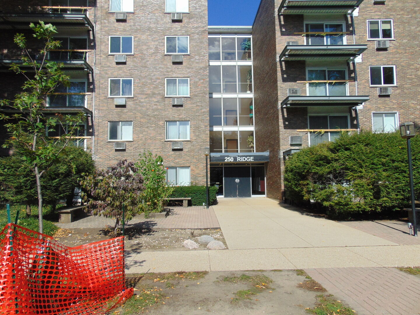 Property Photo:  250 Ridge Avenue 3D  IL 60202 
