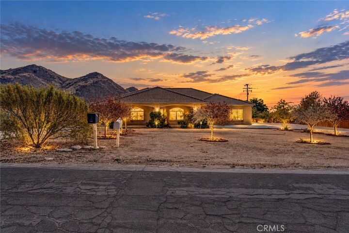 Property Photo: 19425 Roanoke CA 92307