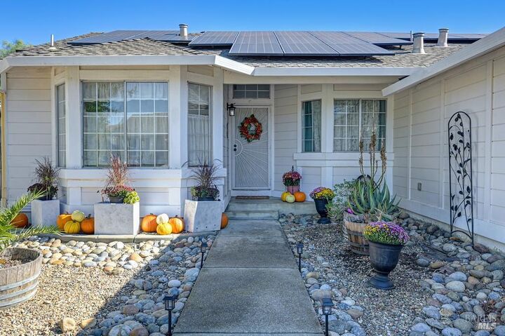 Property Photo:  846 Stoneridge Circle  CA 94534 