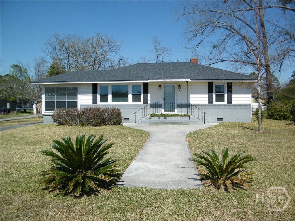 Property Photo:  108 Coleraine Drive  GA 31407 