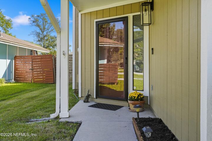 Property Photo: 2335 Indian Springs Drive FL 32246