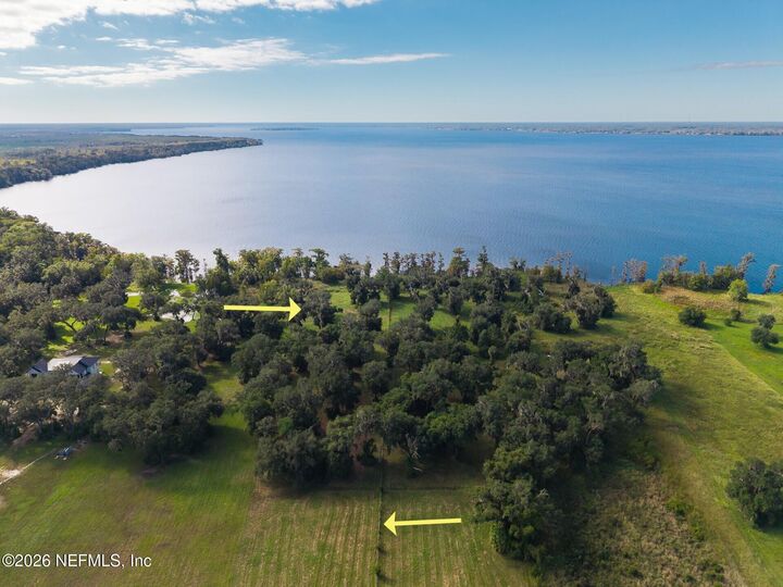 Property Photo: 14435 Andalusia Trail FL 32110