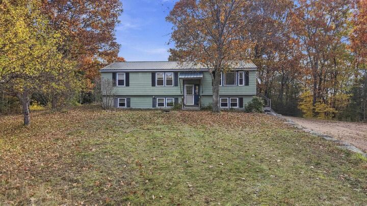 Property Photo:  934 Center Road  NH 03082 