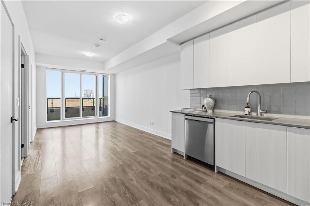 Property Photo:  2489 Taunton Road 815  ON L6H 3R9 