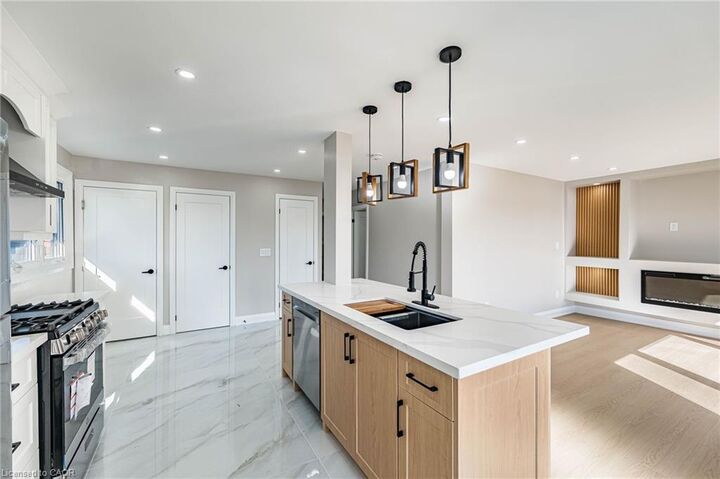Property Photo:  135 Nugent Drive Upper  ON L8H 2N3 
