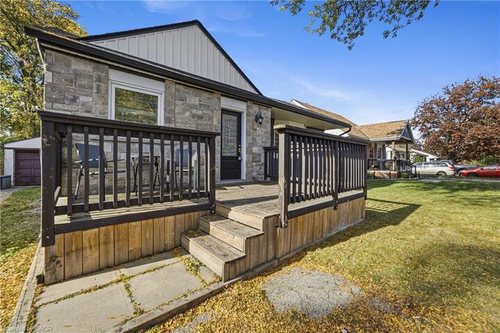 Property Photo:  458 East 37th Street  ON L8V 4B9 