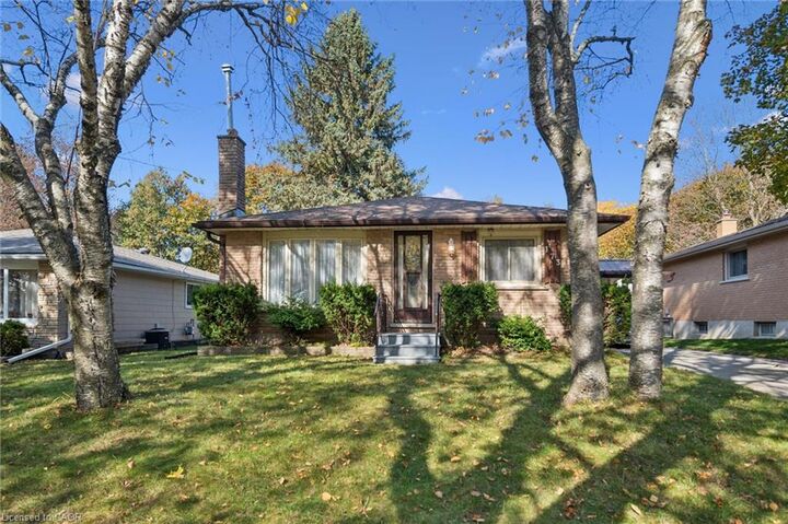 Property Photo:  173 Kribs Street  ON N3C 2L9 