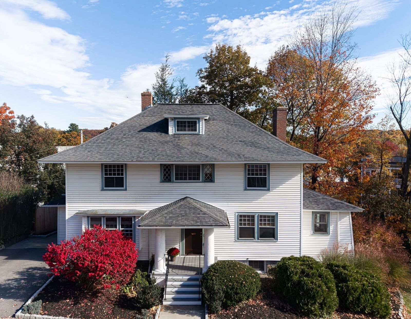Property Photo:  821 Pleasant Street  MA 01602 