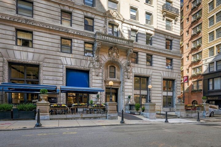 Property Photo:  21 Beacon St 4T  MA 02108 