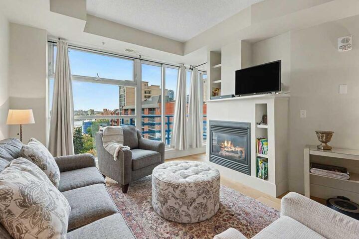 Property Photo:  205 Riverfront Avenue SW 906  AB T2P 5K4 