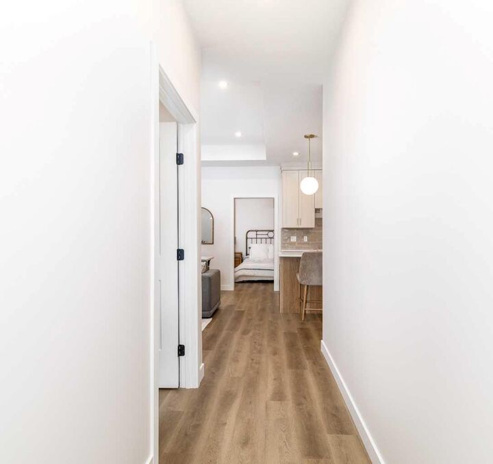 Property Photo: 5463 55 Avenue 2 AB T4L 1M1