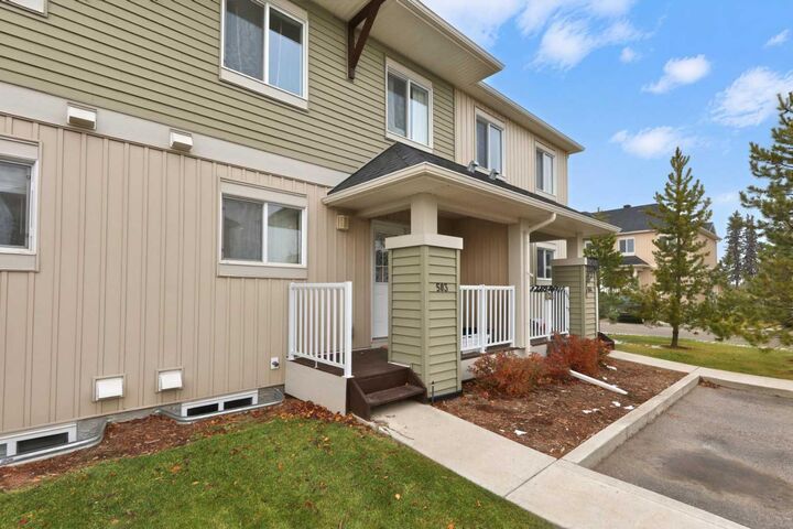 Property Photo:  503 Clover Way  AB T0M 0N0 