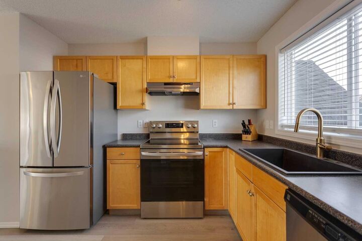 Property Photo:  180 Prestwick Acres Lane SE  AB T2Z 3Y2 