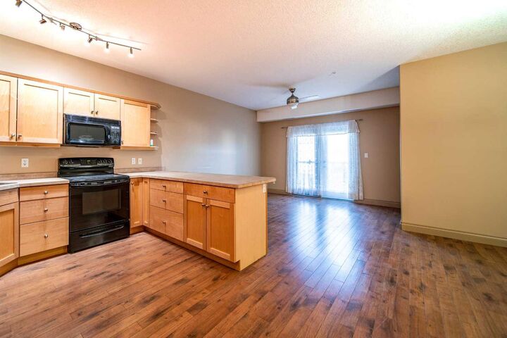 Property Photo: 2609 11 Avenue 206 AB T9W 0A3