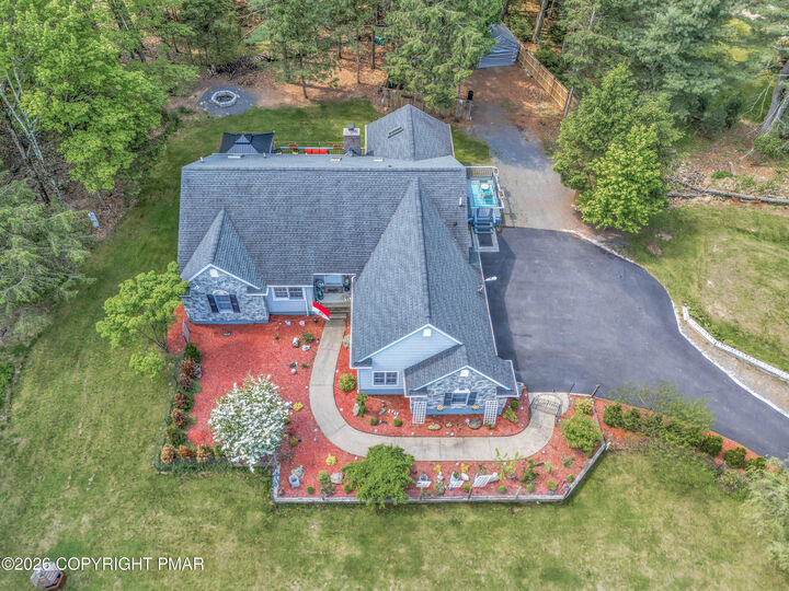 Property Photo: 4 Jonathans Way PA 18332