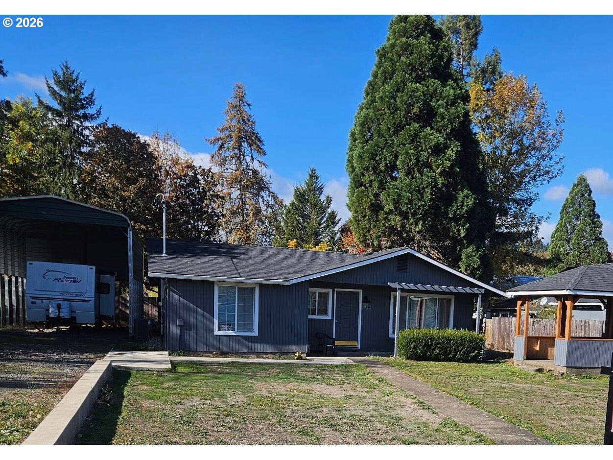 Property Photo:  380 S 5th St  OR 97456 