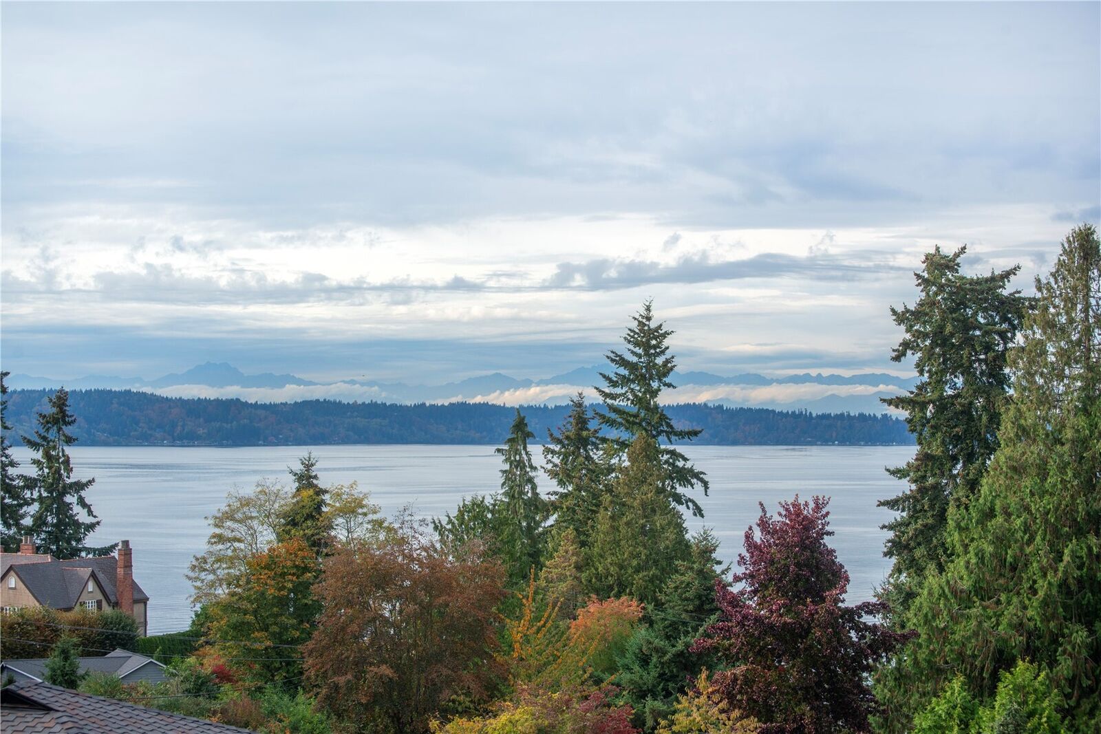 Property Photo:  2714 SW 164th Place  WA 98166 