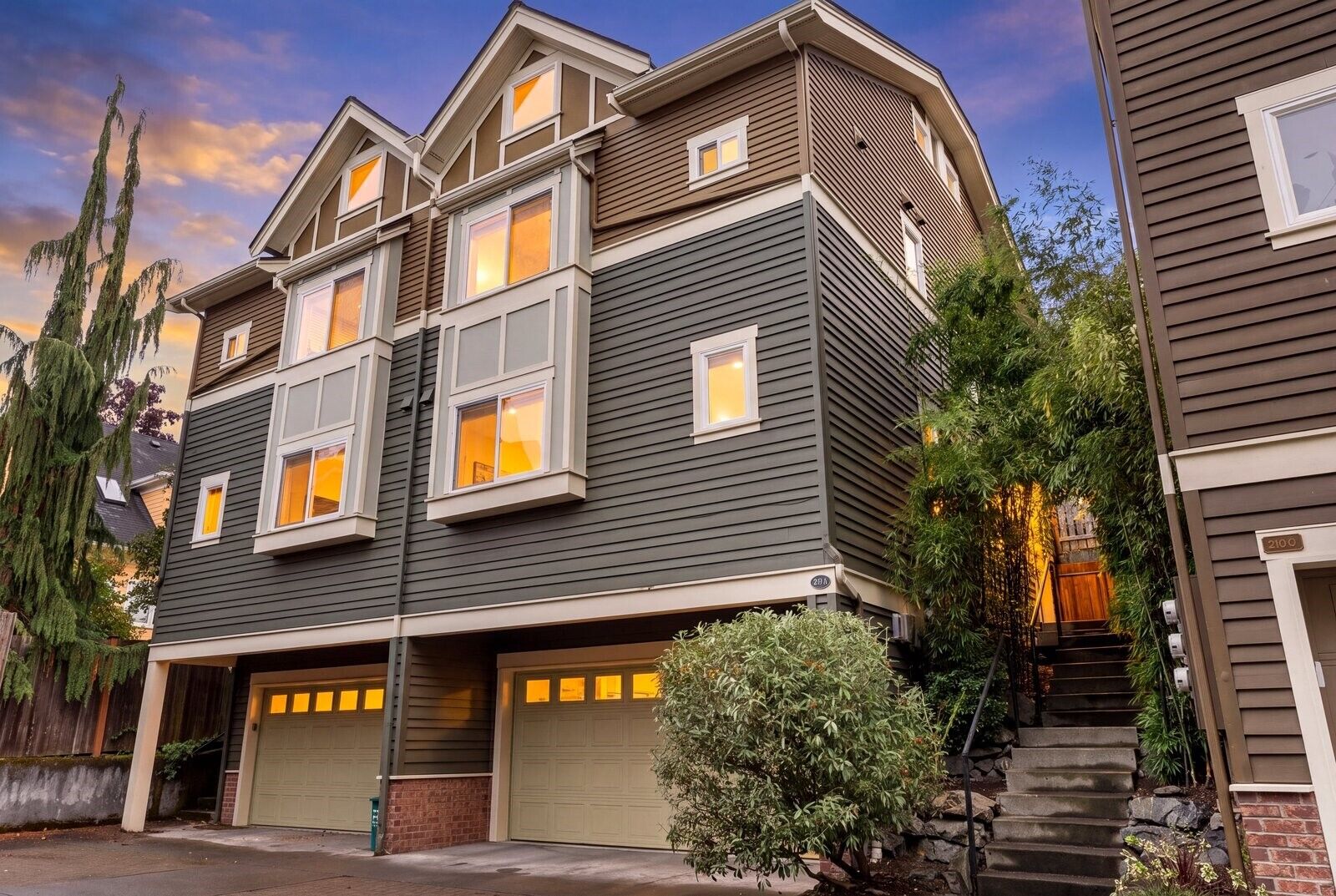 Property Photo: 220 12th Avenue E A WA 98102
