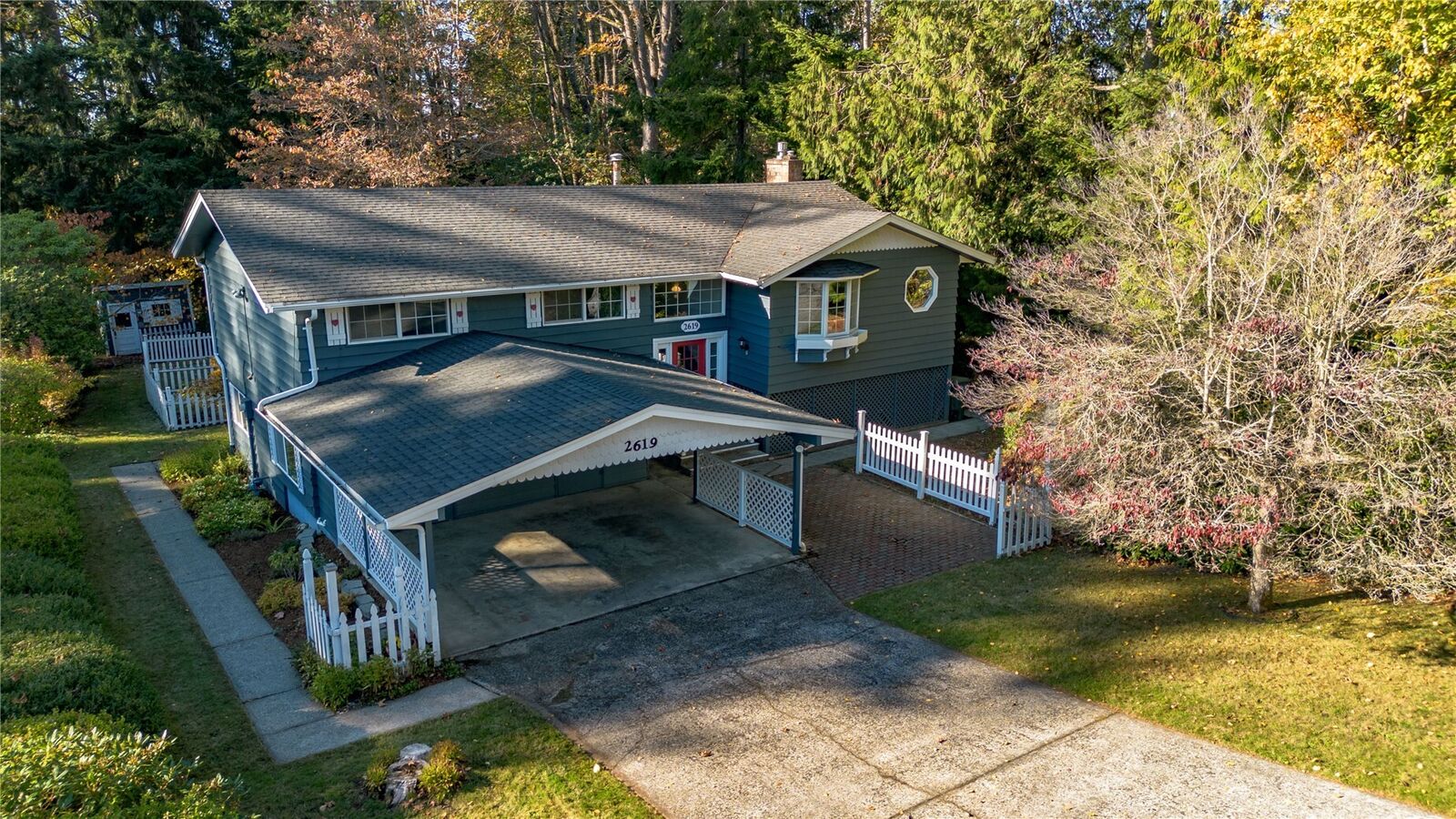 Property Photo:  2619  Vining Street  WA 98226 