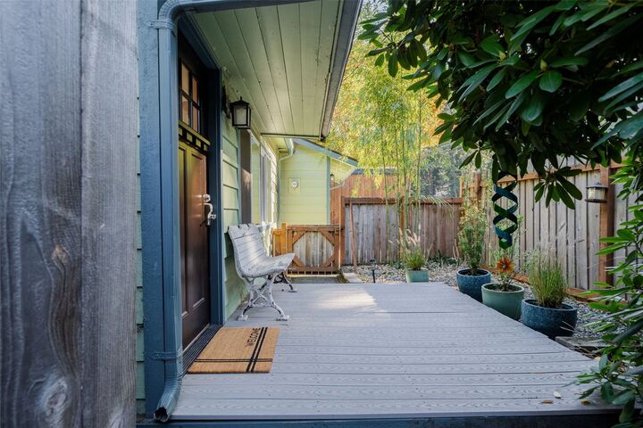 Property Photo: 24233 Firdale Avenue WA 98020