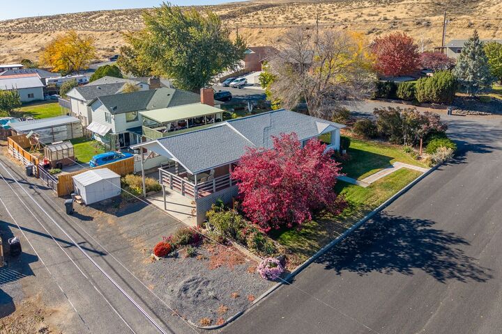 Property Photo: 348 14th Avenue SW WA 98823