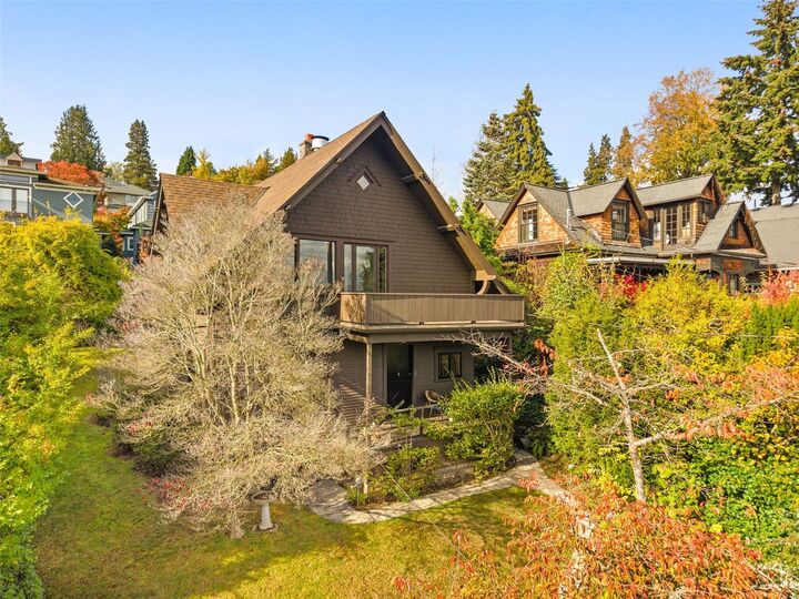 Property Photo: 1123 38th Avenue WA 98122