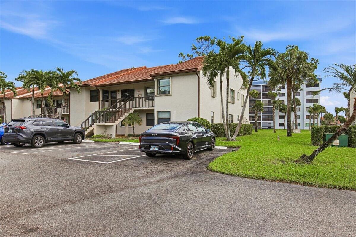 Property Photo:  4880 Lucerne Lakes Boulevard W 206  FL 33467 