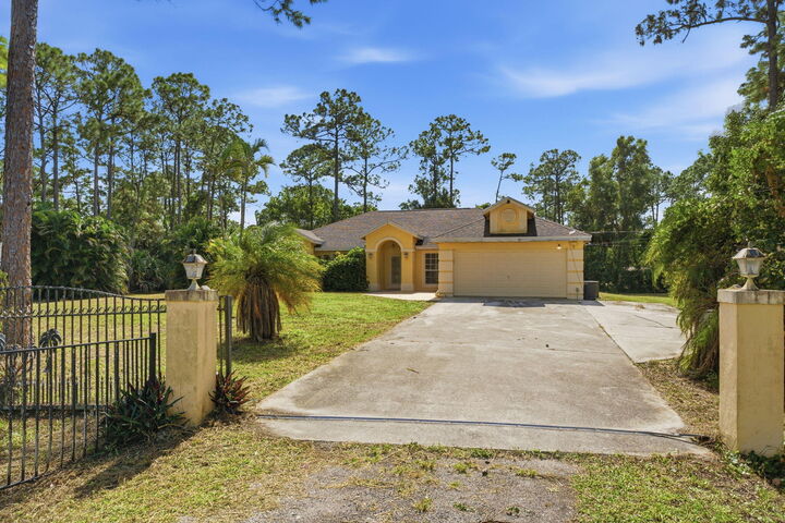 Property Photo:  17270 89th Place N  FL 33470 