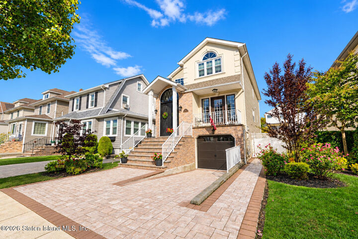 Property Photo:  39 Pitney Avenue  NY 10309 