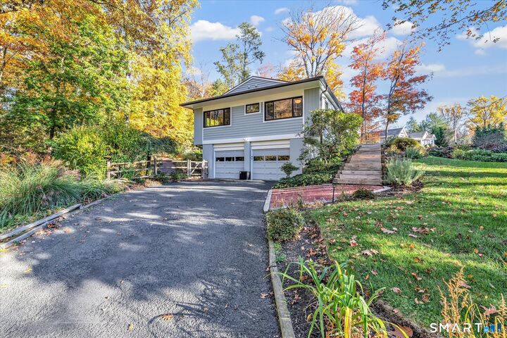 Property Photo:  789 Donna Drive  CT 06477 
