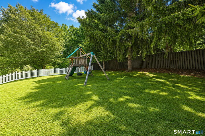 Property Photo:  33 Acorn Lane  CT 06461 