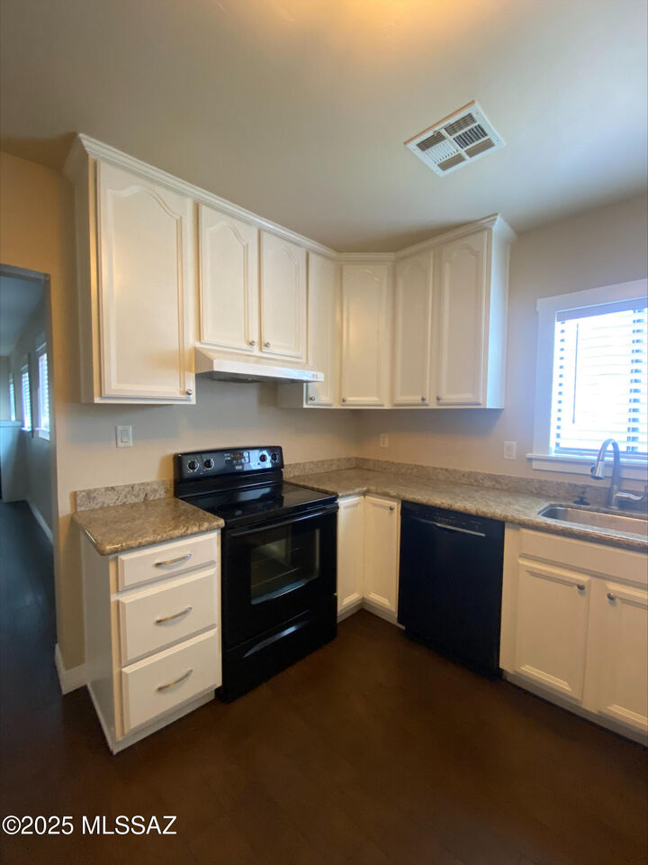 Property Photo:  316 N Cherry Avenue  AZ 85719 