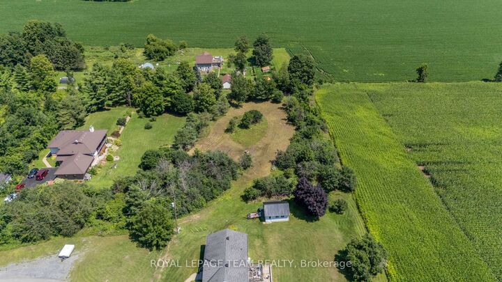 Property Photo:  31 Silver Fox Crescent  ON K0C 2K0 