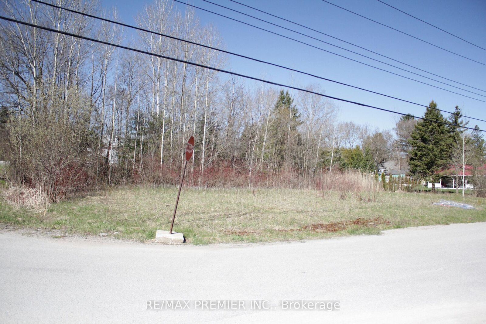Property Photo: 278 Woodlands Avenue ON L0K 1R0