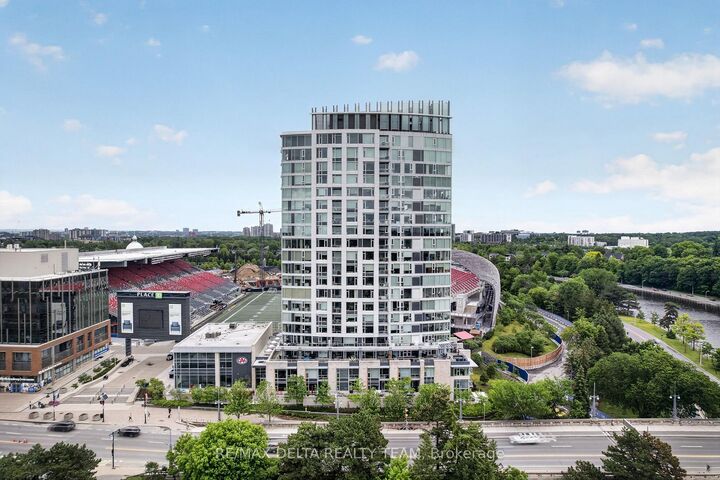 Property Photo:  1035 Bank Street 307  ON K1S 3W9 
