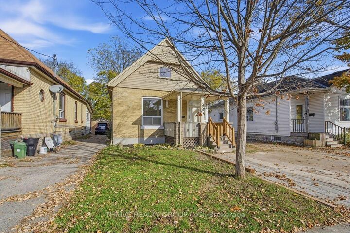 Property Photo:  98 Mamelon Street E  ON N5Z 1Y1 