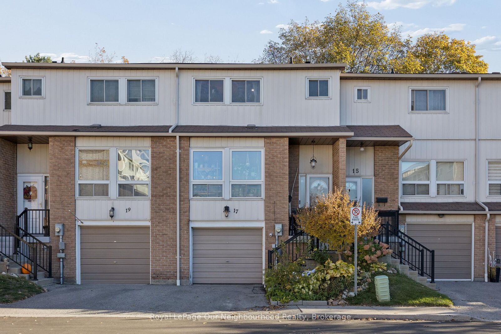Property Photo:  17 Macey Court 50  ON L1S 6E3 