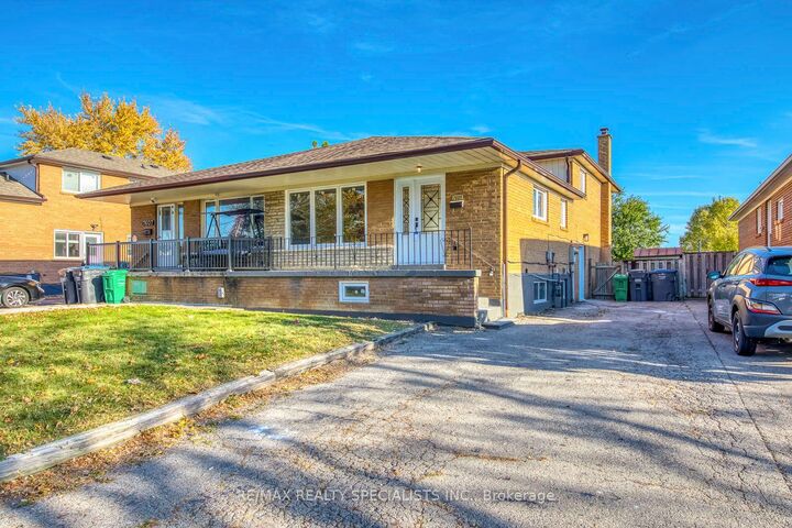Property Photo:  7605 Discus Crescent Lower  ON L4T 2V4 