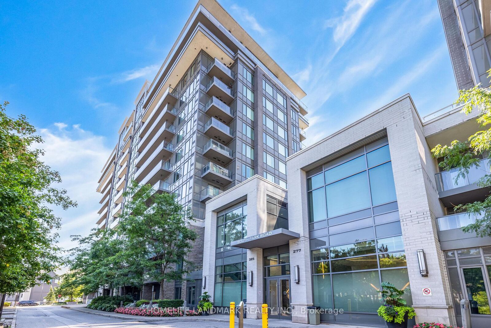 Property Photo:  325 South Park Road 325-Ph9  ON L3T 0B8 