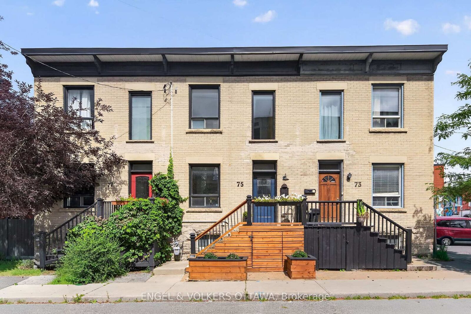 Property Photo:  75 Eccles Street  ON K1R 6S5 