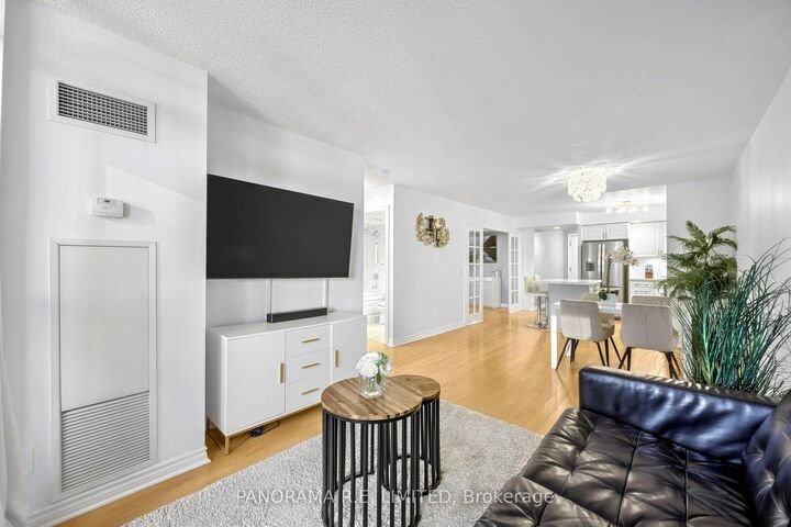 Property Photo:  5233 Dundas Street W 723  ON M9B 6M1 