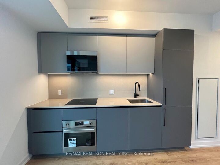 Property Photo:  35 Parliament Street 1409  ON M5A 0Z5 