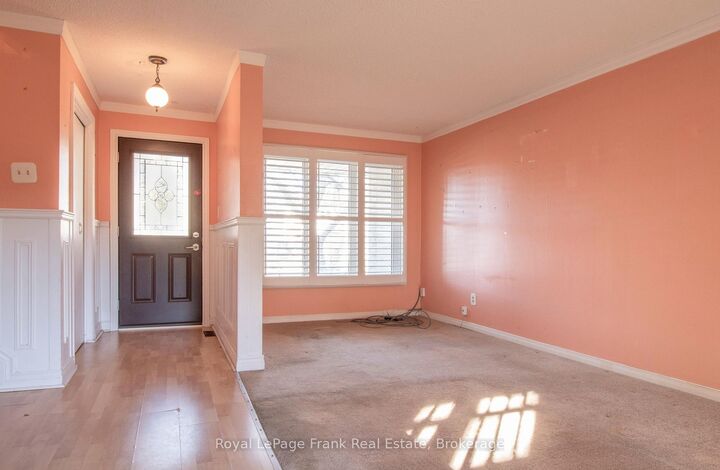 Property Photo: 29 Graham Court ON L1N 6E1