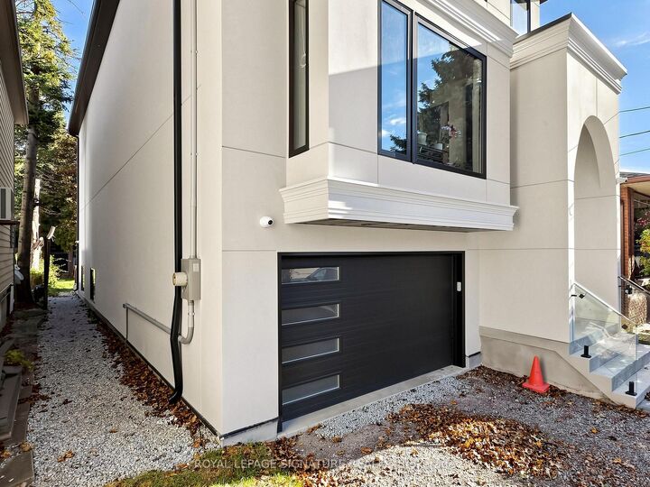 Property Photo: 1077 Orchard Road Bsmt ON L5E 2N7