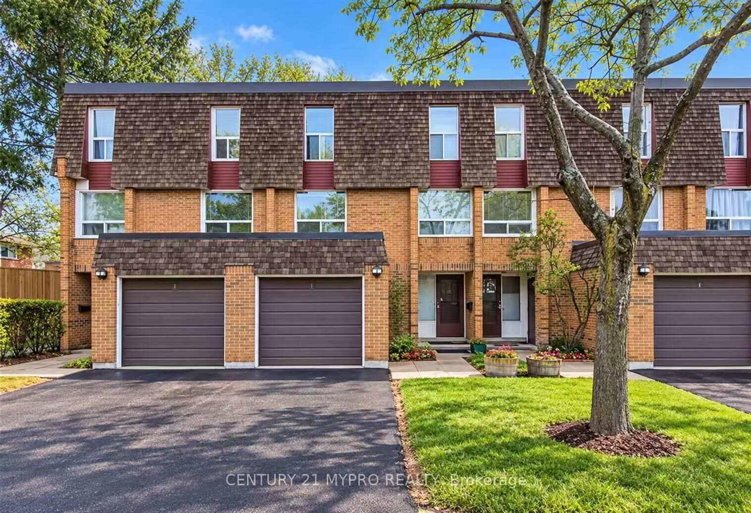 Property Photo:  42 Renata Royalway N/A  ON M2H 1K9 