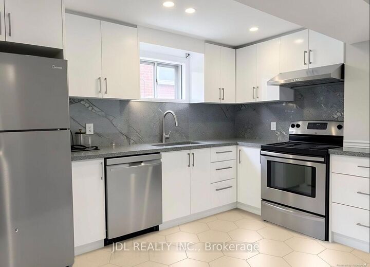 Property Photo:  13 Pawnee Ave Avenue Verynice Bedroom Bsmt  ON M2H 3C6 